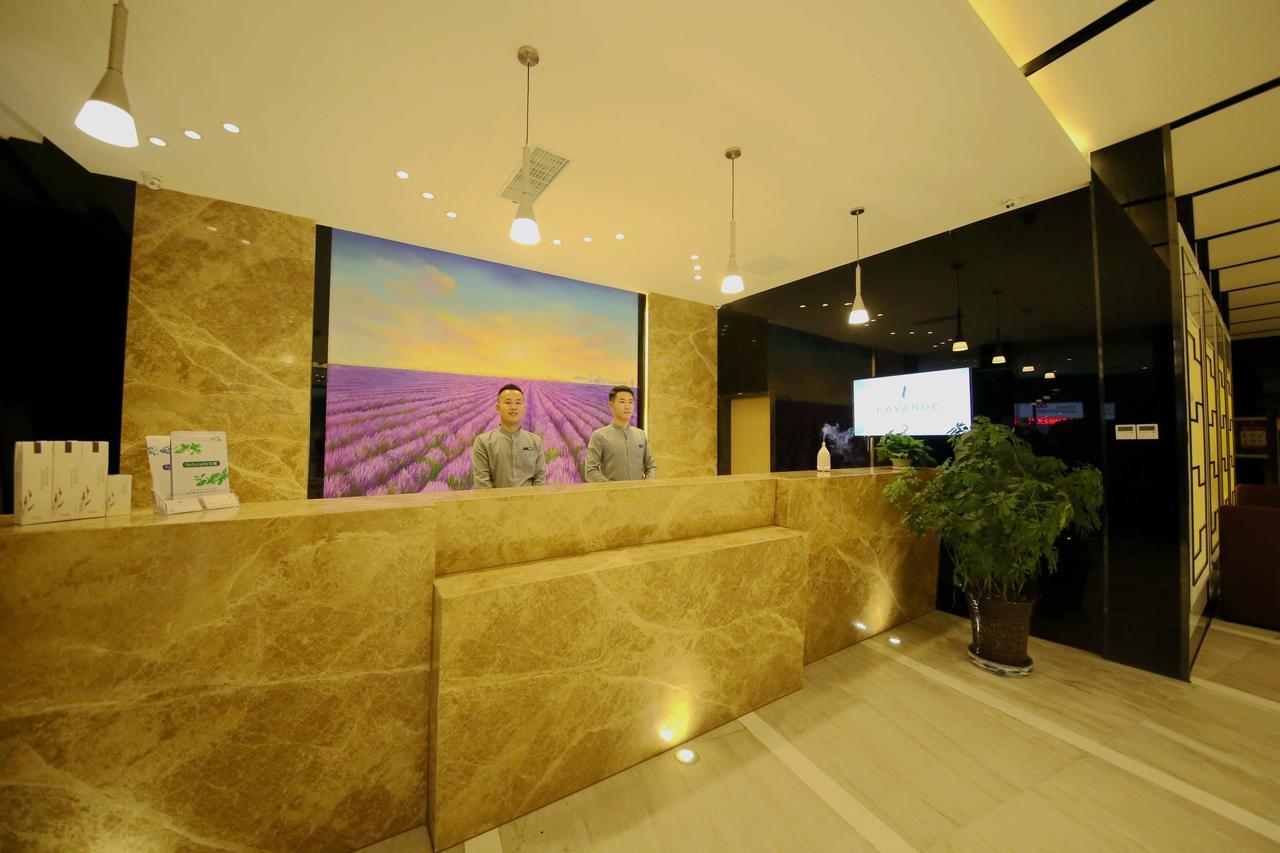 Lavande Hotel Qingdao North Station Shop Exteriör bild