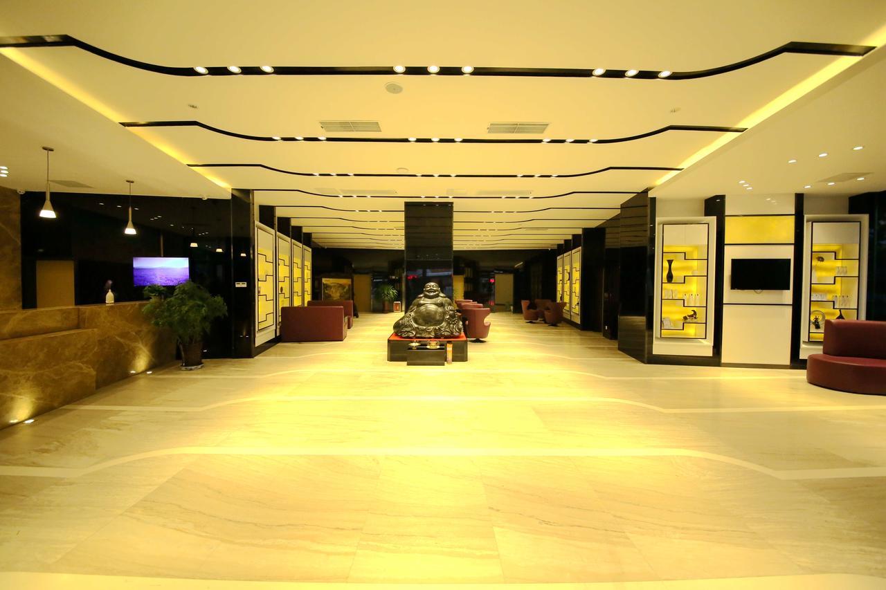 Lavande Hotel Qingdao North Station Shop Exteriör bild
