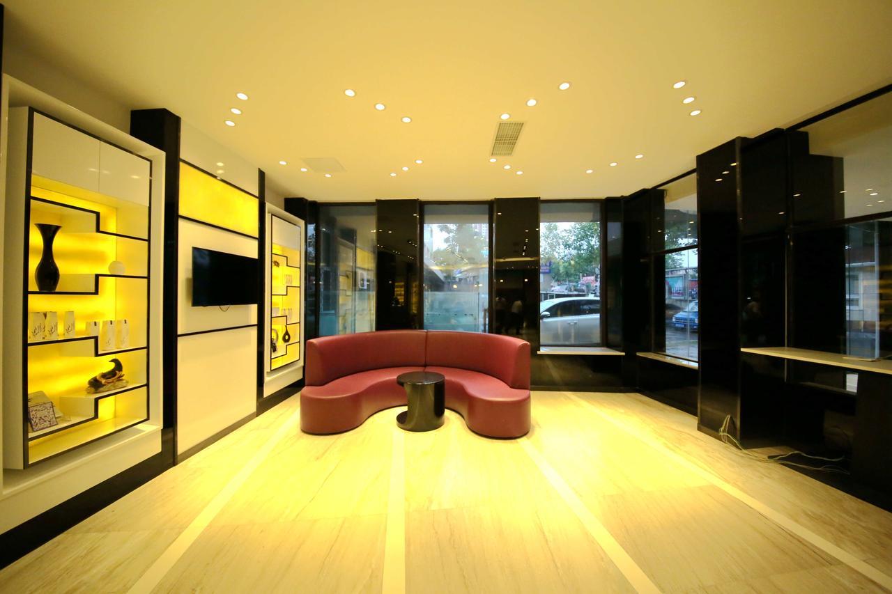 Lavande Hotel Qingdao North Station Shop Exteriör bild