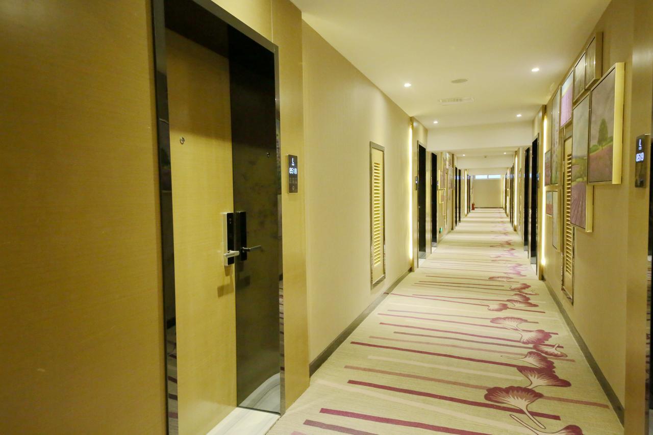 Lavande Hotel Qingdao North Station Shop Exteriör bild